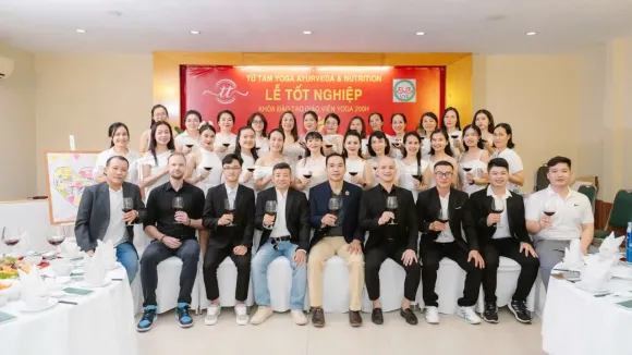 Đau lưng có nên tập Yoga không? 5 nguyên tắc tập luyện an toàn giúp giảm đau hiệu quả